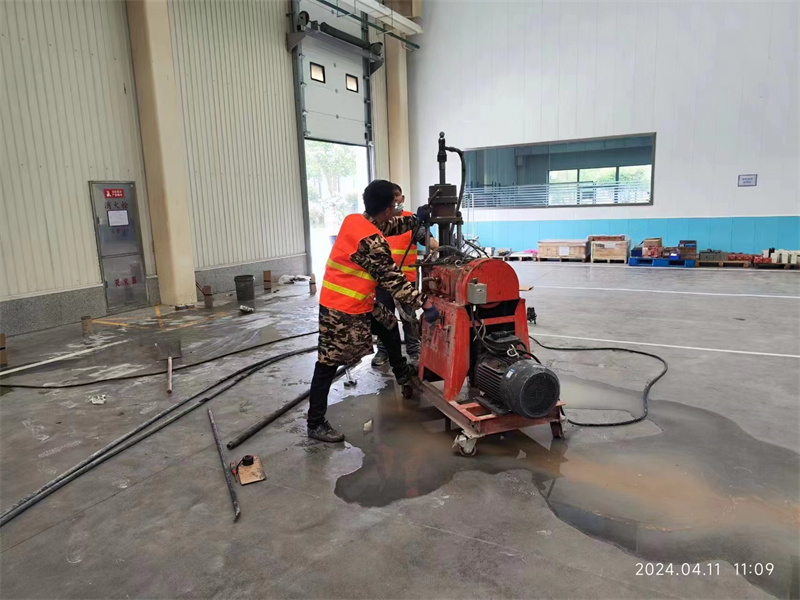 后湖管理区厂房地面下沉塌陷注浆加固施工